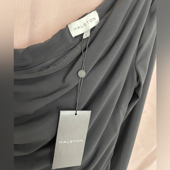 NET black size 2 one shoulder gown - Picture 3 of 5